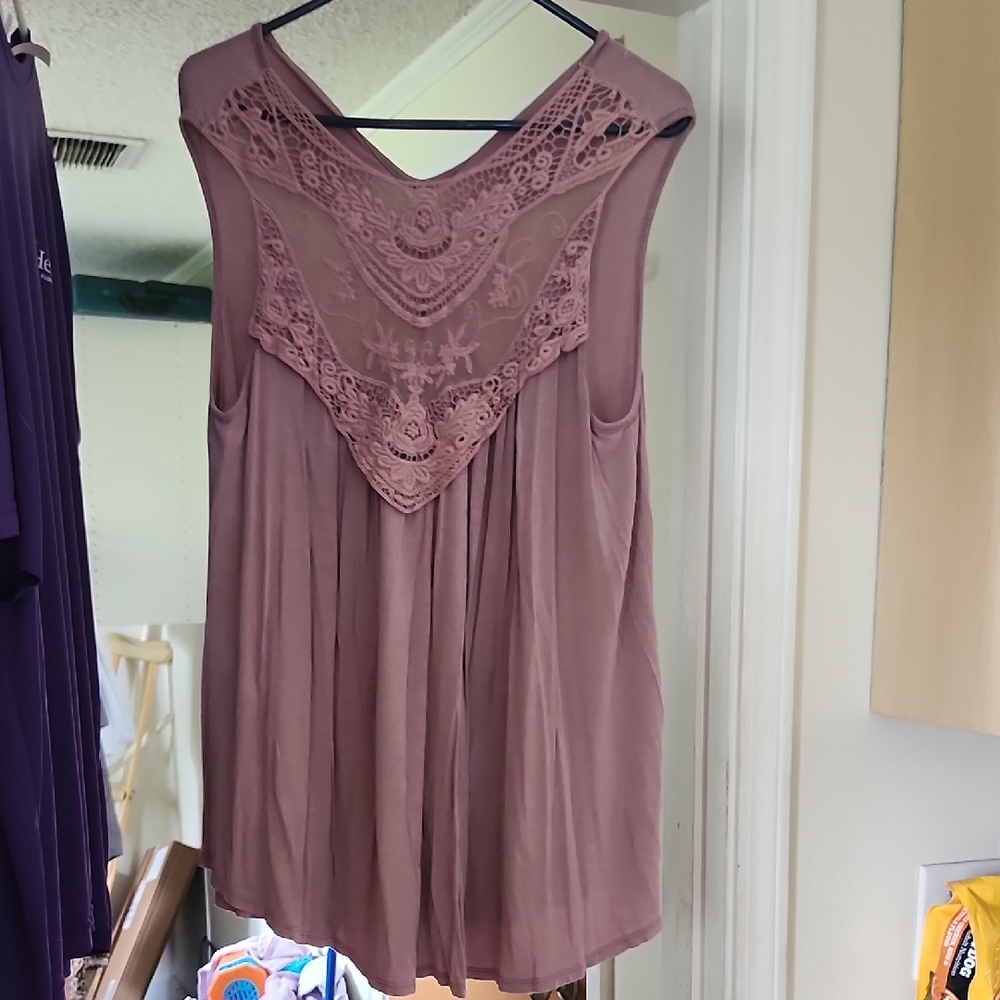 Lace Detail Mauve Top & Green Tank top